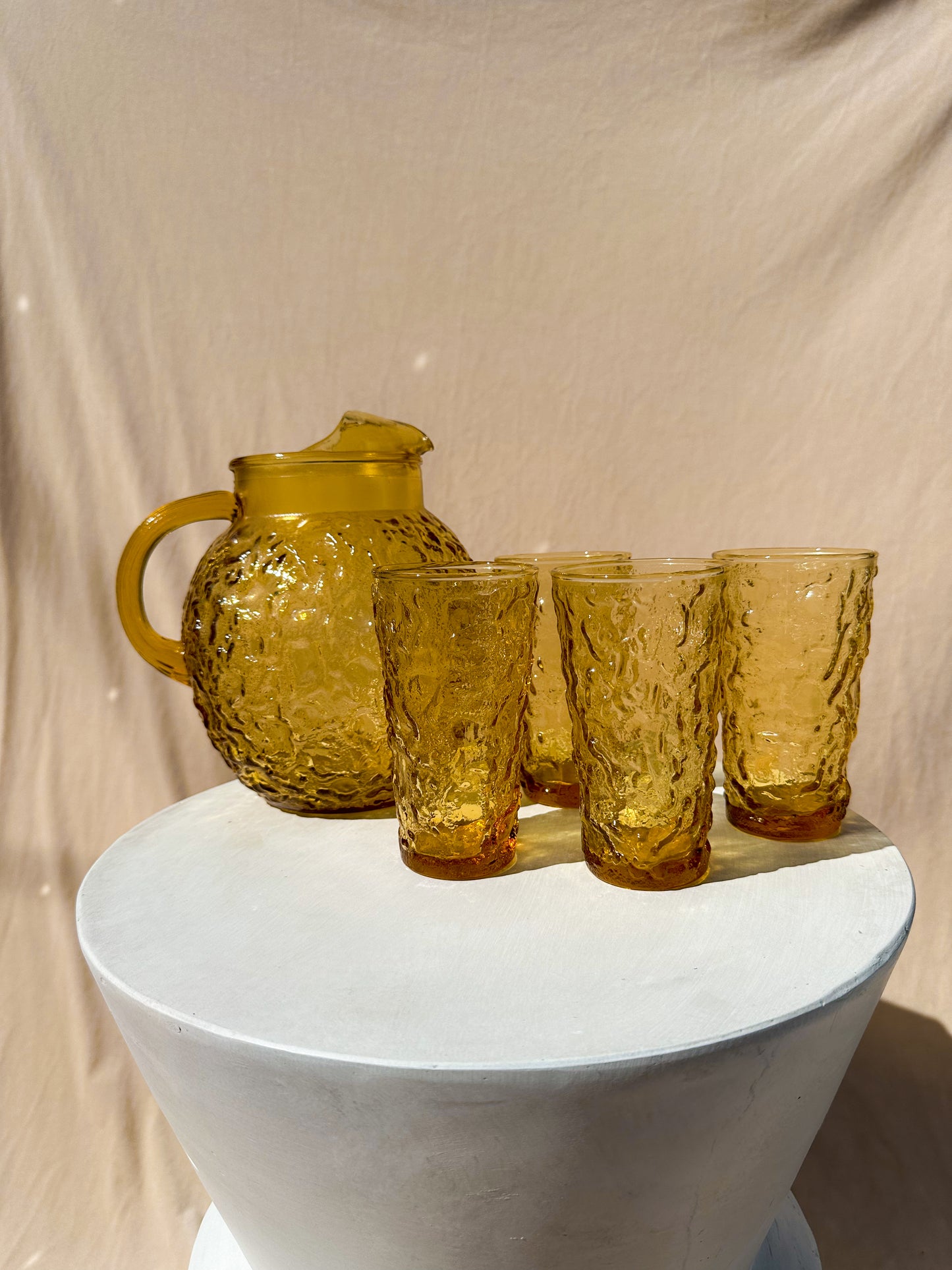 Anchor Hocking Honey Amber Crinkle Glass Pitcher & (4) Tumblers