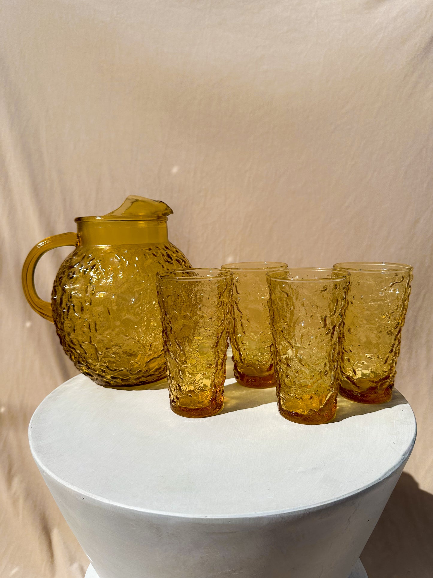 Anchor Hocking Honey Amber Crinkle Glass Pitcher & (4) Tumblers